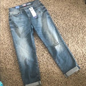 Denizen Levi’s Modern Slim Cuffed Jeans